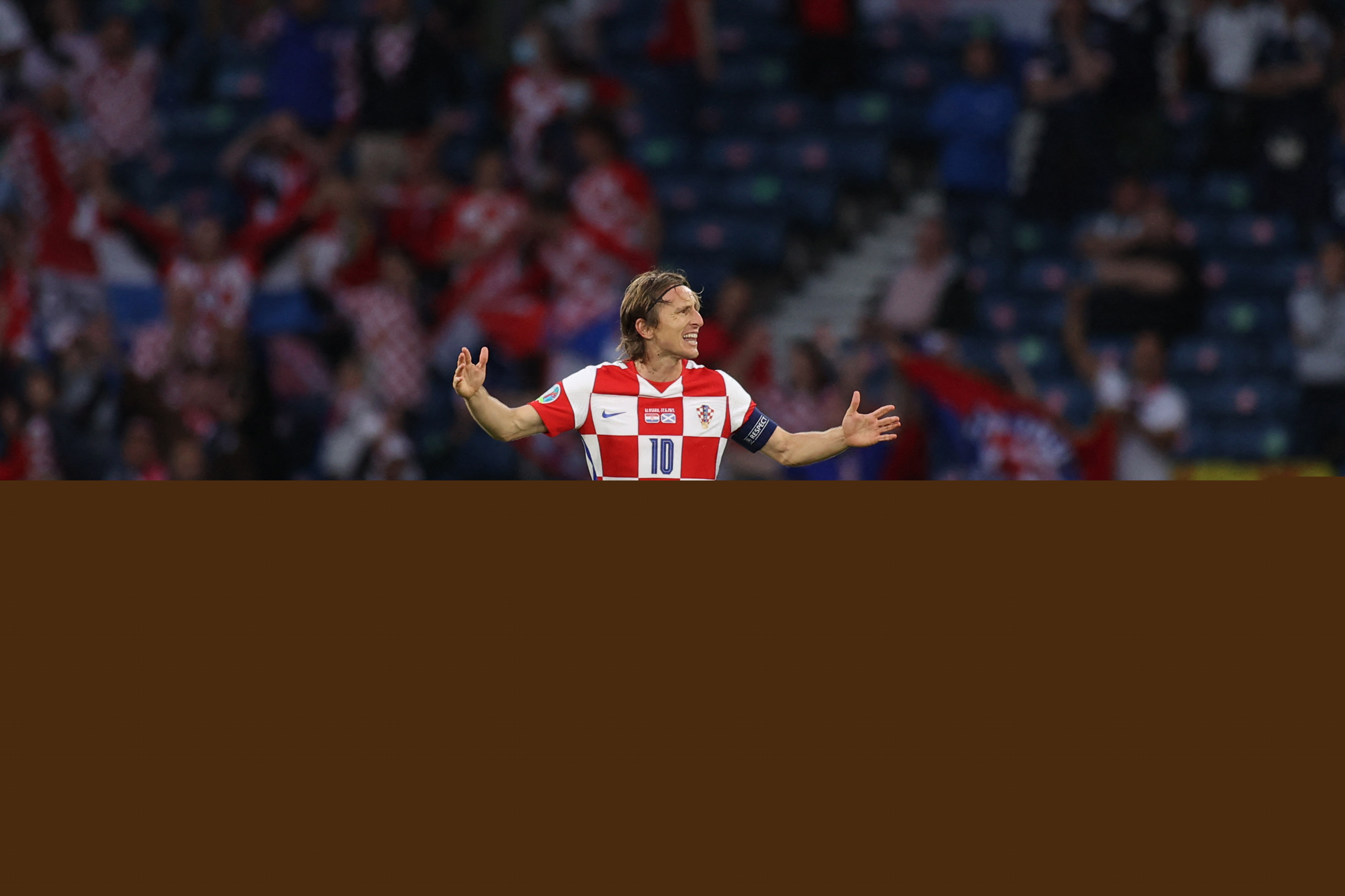 意天空：迪乌夫在国米逐渐展现影响力，或成邓弗里斯合适替补