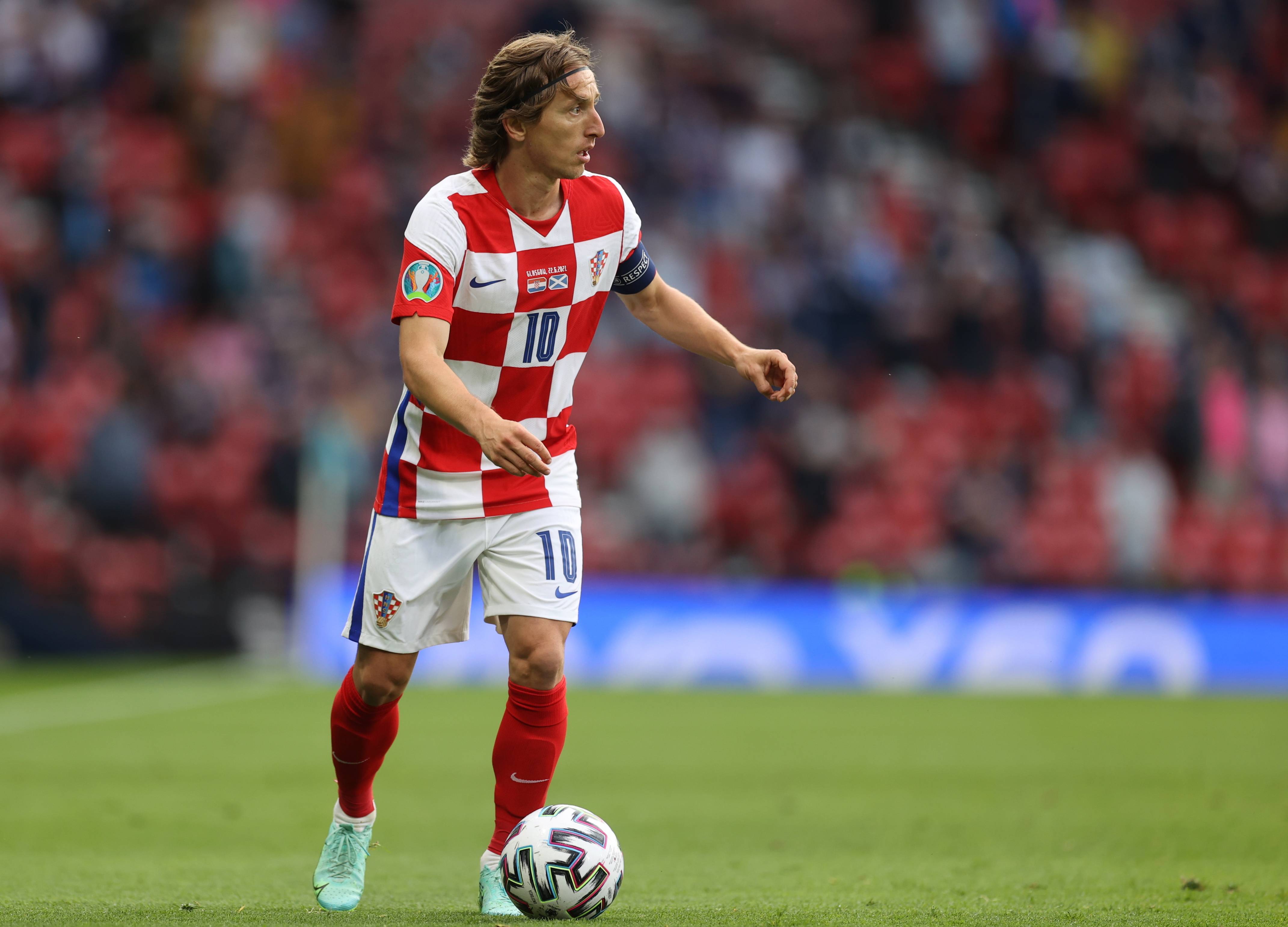 英超积分榜：利物浦连败后跌至第11，蓝军曼城分列二三位