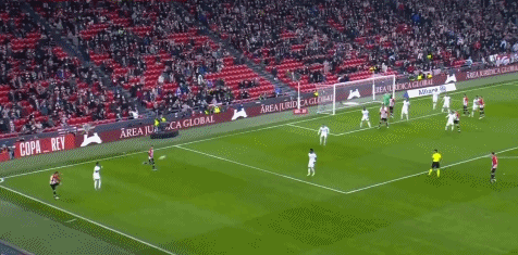 雪上飞驰，心向苍穹——滑雪运动的激情与蜕变