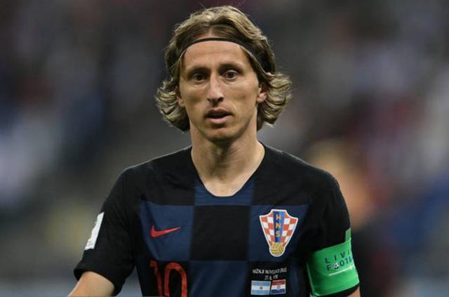 图片报：米兰对金玟哉感兴趣，在今夏就曾观察过他