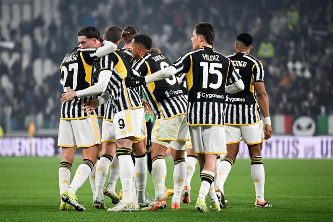 小波特连续三场比赛砍下30+&命中5个三分，篮网队史首人